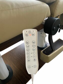 Swan SPA Stoel &quot;EMMA&quot; behandelstoel 4 motorig - Taupe - Verwarming - Geheugen